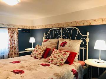 Gîte pour 7 personnes, avec jardin et piscine dans Pýlos