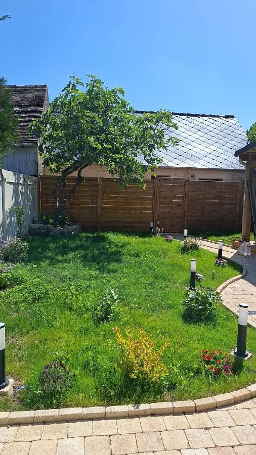 Location de vacances pour 6 personnes, avec vue ainsi que jardin et terrasse à Jargeau - 2