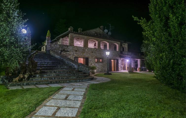 Appartamento arioso con piscina e giardino vicino al centro città e al lago in Gambassi Terme, Firenze province