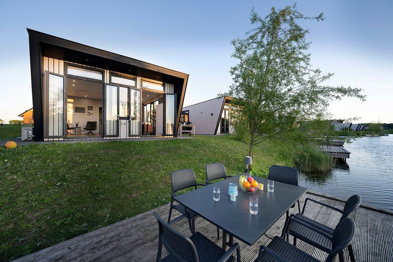 Chalet Waterfront in Kampen mit Airco, Steg und Terrasse in Kampen, Veluwemeer