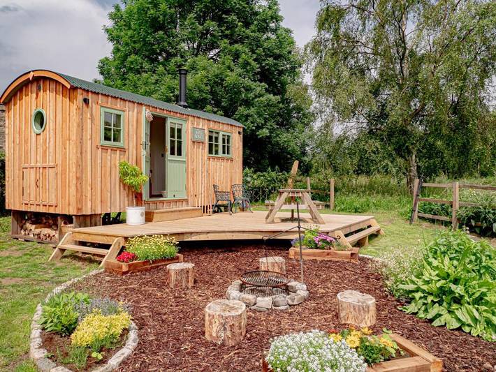 Glamping for 4 people, with Terrace and Garden as well as View in Stroud