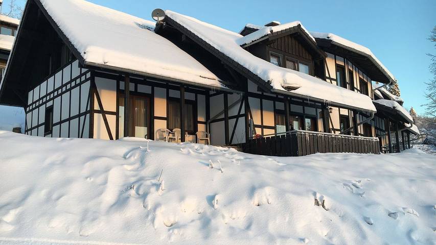 Vakantiehuis voor 6 personen, with terras and zwembad as well as sauna in Winterberg
