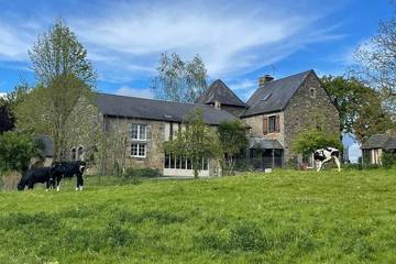 Location de vacances pour 9 personnes, avec jardin à Tirepied