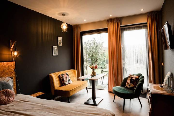 Chambre d’hôte pour 2 personnes, avec vue et jardin dans Frise - 2