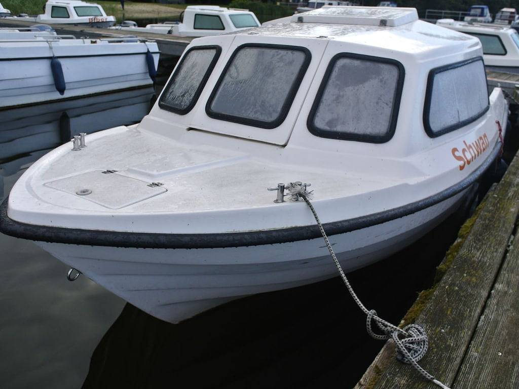 Mit Sauna und Boot am See "F" in Badestrand Pian, Himmelpfort