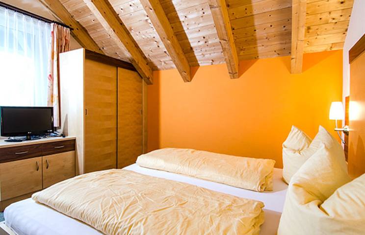 Geheel vakantieappartement, "Top 5"(2-3 People/1 bedroom/shower, toilet in Ischgl, Verwall 