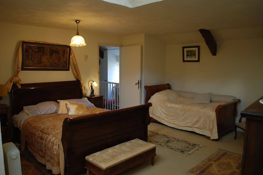 Luxurious 11th Century Chateau in the Heart of Brittany in Langon (Bretagne), Redon und Umgebung