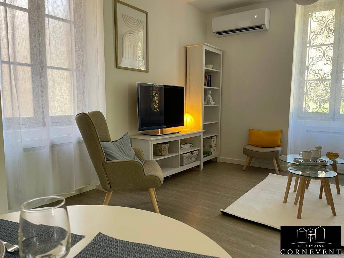 Appartement entier, Appartement scandinave élégant, Domaine Cornevent Lyon, parc & piscine in Vernaison, Lyon et ses environs