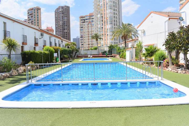 Bungalow für 3 Personen, mit Pool und Garten in Benidorm