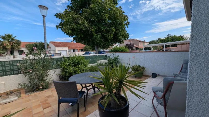 Villa für 8 Personen, mit Ausblick und Terrasse - 1