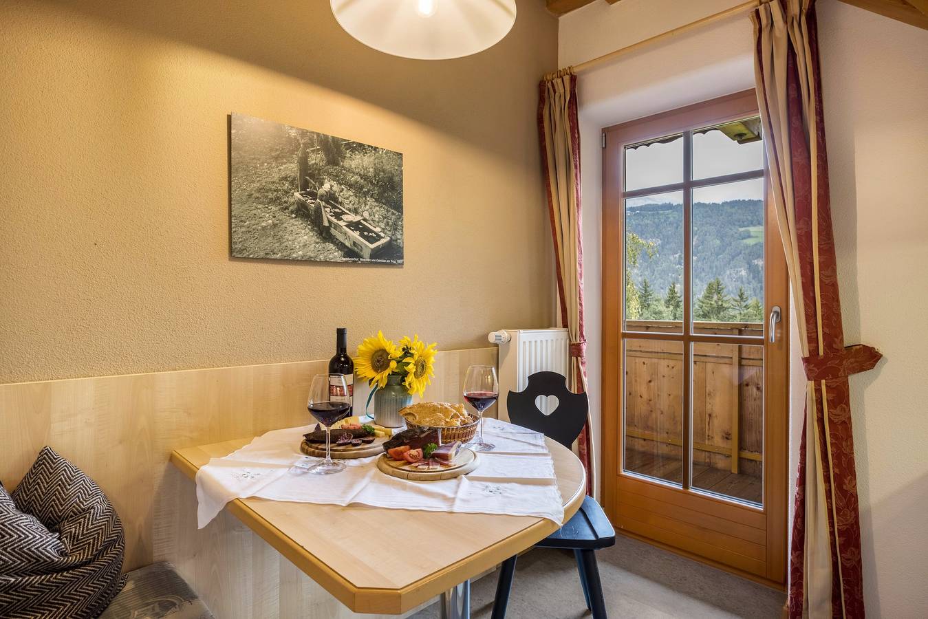 Ganze Wohnung, Moderne Ferienwohnung "Oberplunerhof - Bruneck" mit Wlan und Balkon in Getzenberg, Kiens