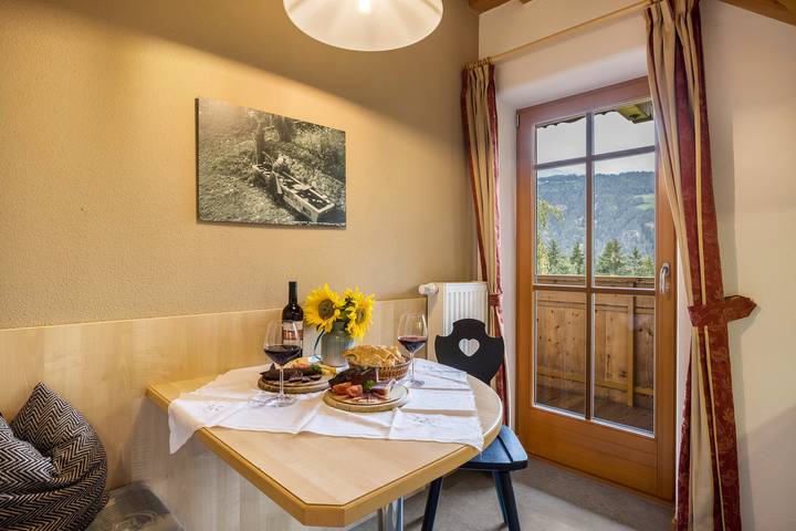 Hel lejlighed, Modern Apartment "Oberplunerhof - Bruneck" with Wi-Fi and Balcony in Getzenberg, Kiens
