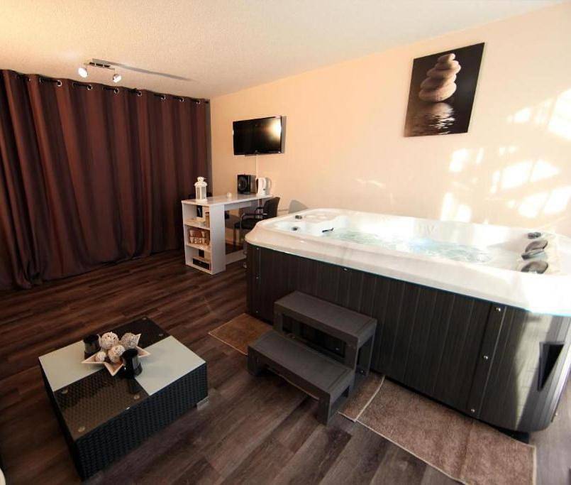Ganze Wohnung, Jac-Cosy in Val-de-Travers, Massif du Jura
