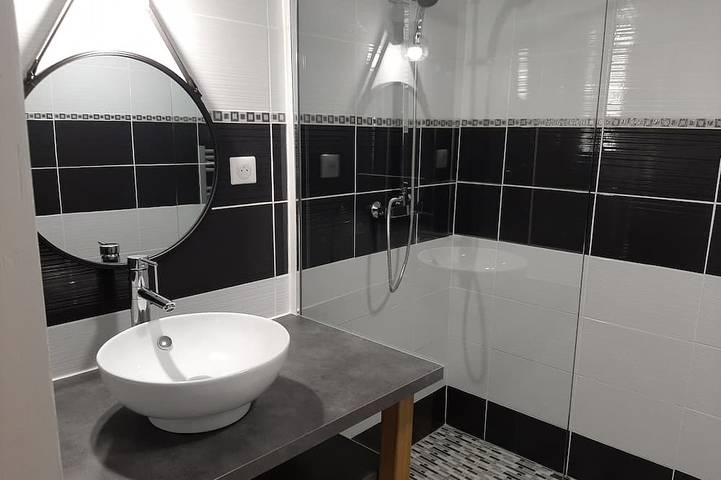 Gîte pour 6 personnes, avec jardin et terrasse à Riantec - 4