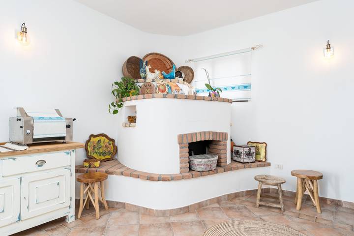 Appartement entier, Appartement 'Le Pavoncelle' avec jardin privé, Wi-Fi et climatisation in Dorgali, Golfe d'Orosei