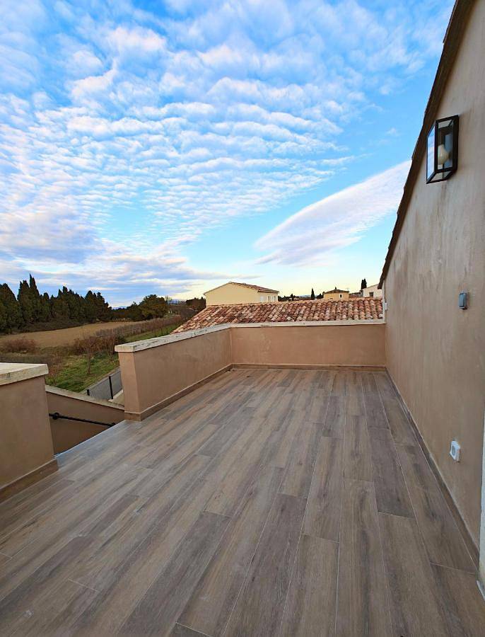 Gîte pour 4 personnes, avec Terrasse et Vue à Mas-Blanc-des-Alpilles