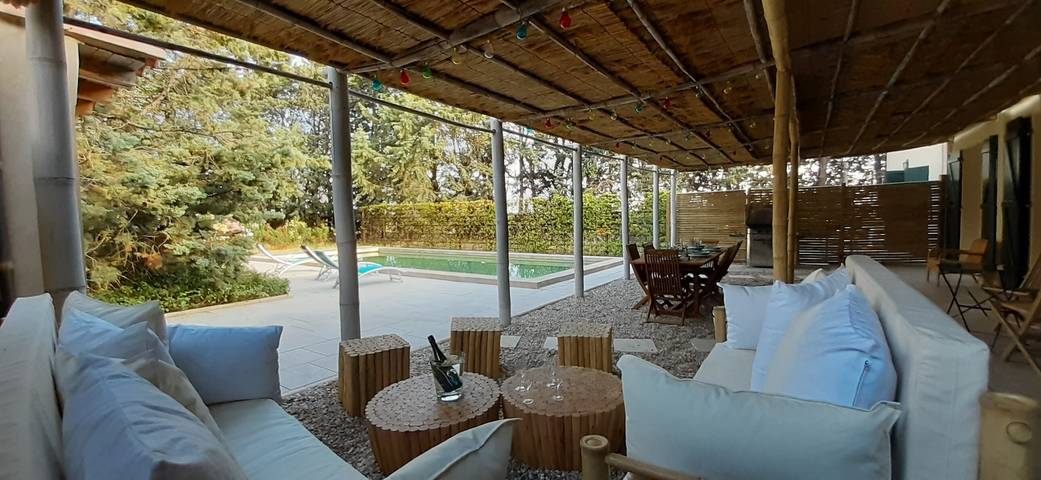 Casa de Campo 'Mas Saint Joseph' com Piscina Privada, Terraço Privado e Wi-Fi in Meynes, Nimes (Região)