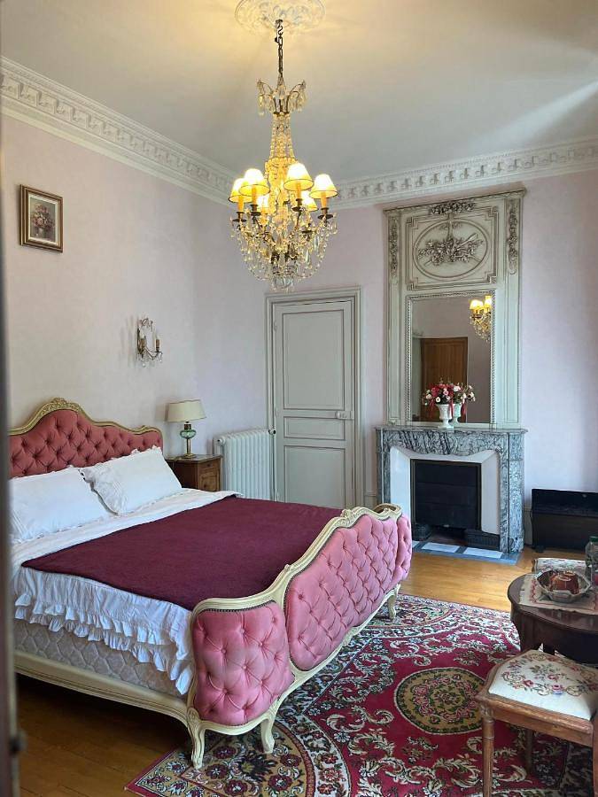 Chambre d’hôte pour 3 personnes, avec jardin ainsi que vue et terrasse en Auvergne - 2