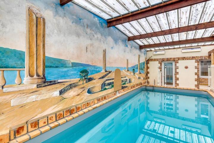 Gîte pour 2 personnes, avec piscine et jardin à Lillebonne