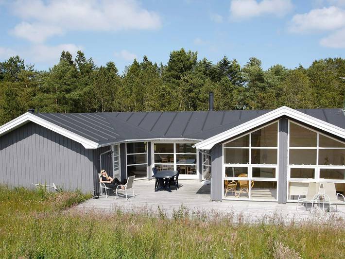 Ferienhaus für 8 Personen, mit Whirlpool und Terrasse sowie Sauna in Bratten