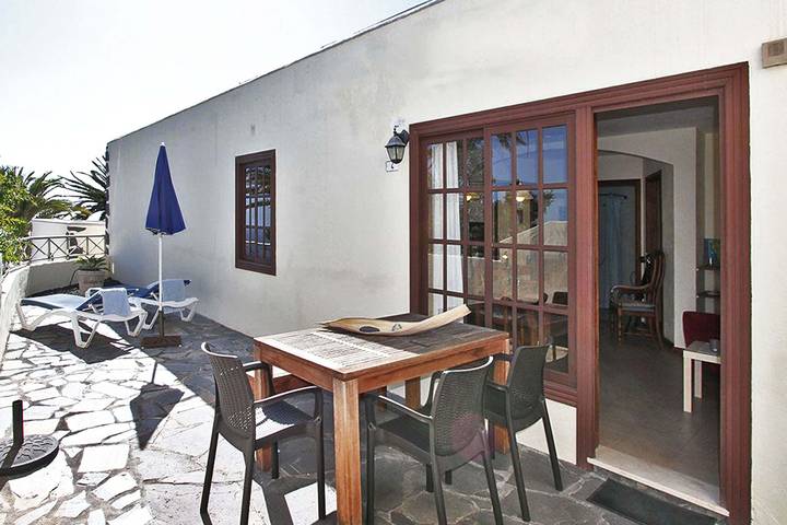 Bungalow para 6 personas, con jardín además de terraza y piscina en Los Llanos de Aridane - 2