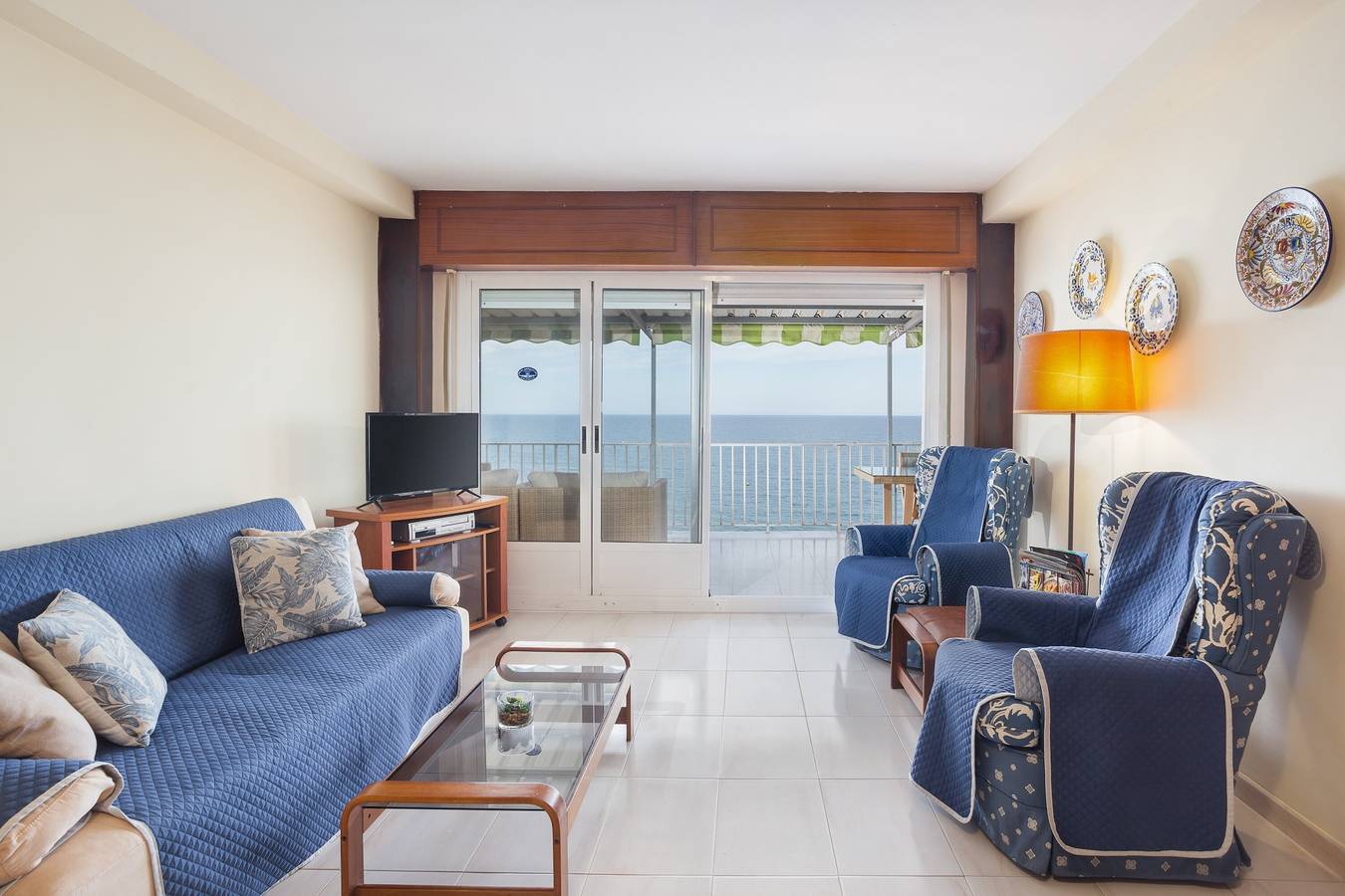 Apartamento entero, Apartamento 'Flamingo' con vistas al mar, terraza privada y Wi-Fi in Playa de Tavernes de la Valldigna, Tabernes de Valldigna
