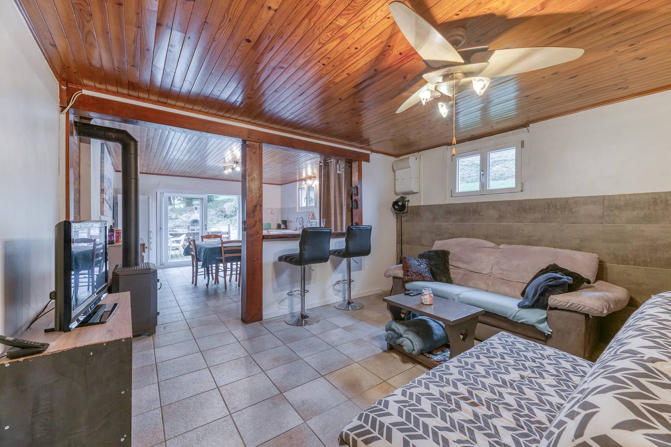 Appartement entier, Appartement 'dans un Chalet' avec Vue sur la Montagne, Terrasse Privée et Wi-Fi in Murianette, Isère