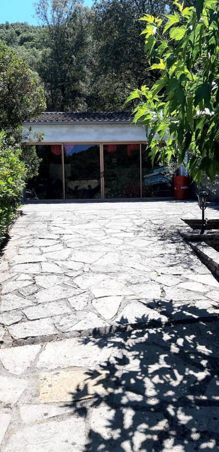 Gîte pour 4 personnes, avec jardin ainsi que piscine et vue à Saint-Jean-du-Pin - 3