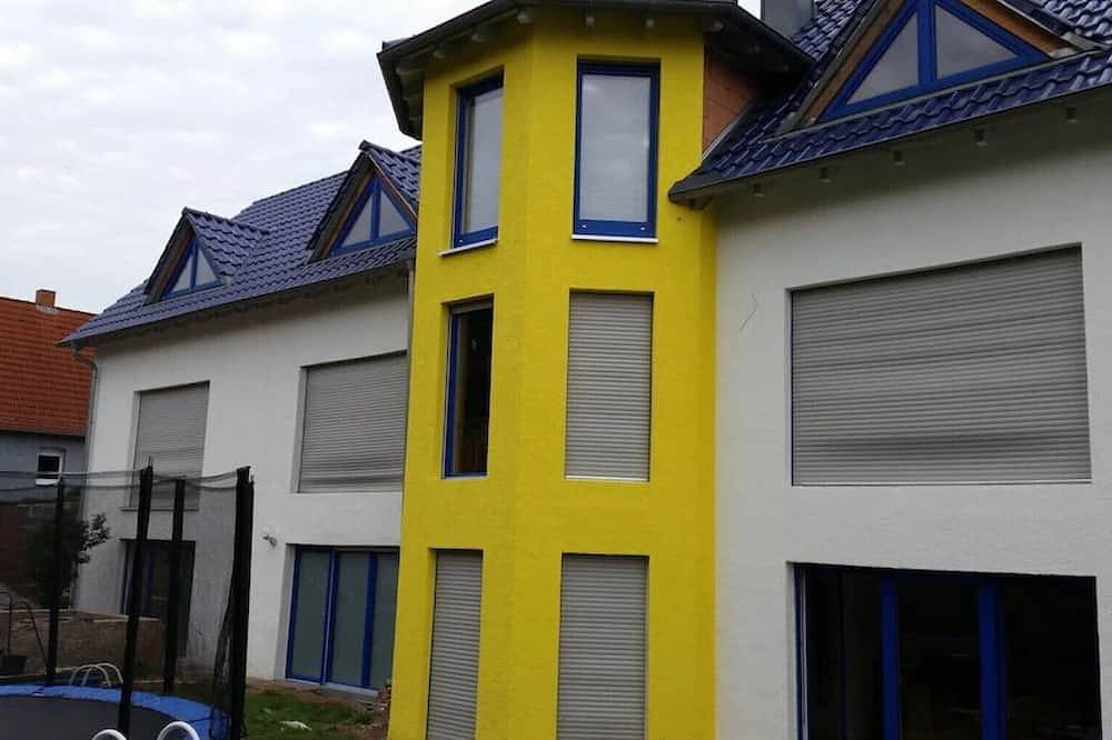 Ganze Wohnung, Vollausgestattete Ferienwohnung in ruhiger Lage in Kaiserslautern, Saar-Nahe-Bergland