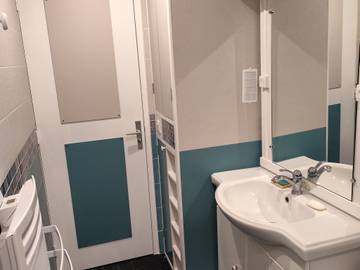 Appartement De Vacances pour 5 Personnes dans Lac des Hermines, Besse-et-Saint-Anastaise, Photo 4