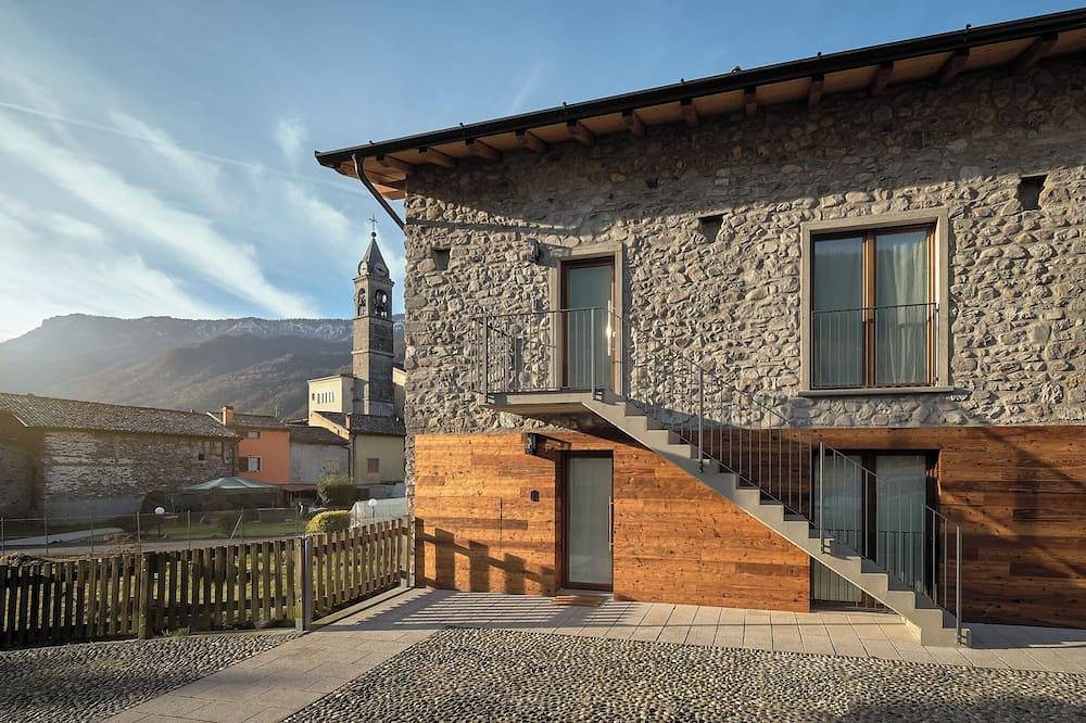 Ganze Wohnung, Historic 1940s Watermill: A Designer Retreat in the Italian Alps in Cerete, Prealpi Bergamasche Orientali