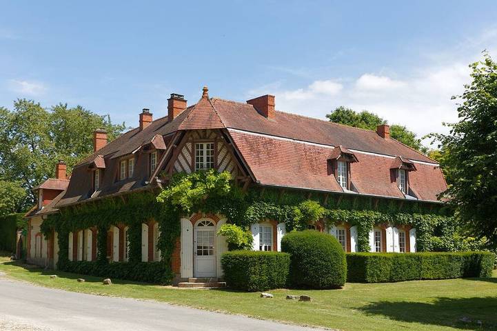 Gîte pour 10 personnes, avec terrasse et jardin dans Davenescourt