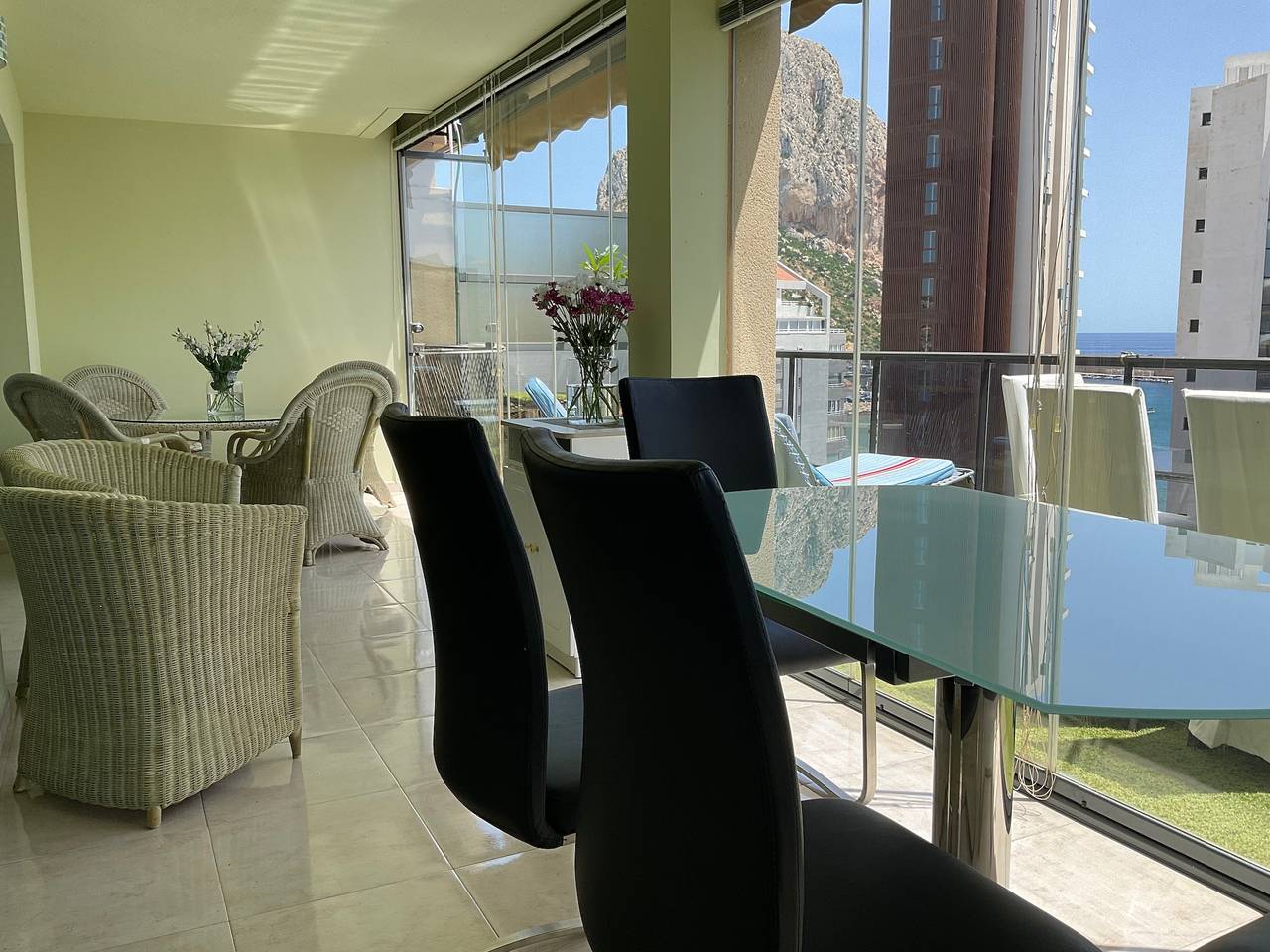 Ganze Wohnung, Ferienwohnung 'Vista Del Mar' mit Gemeinschaftspool, privater Terrasse und Wi-Fi in Calpe, Costa Blanca