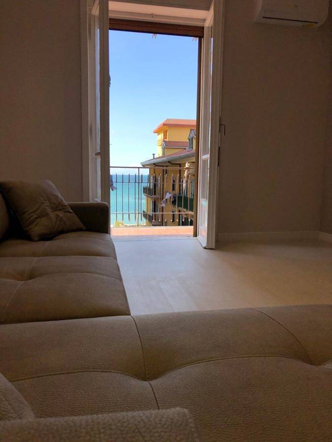 Ferienwohnung für 6 Personen, mit Ausblick und Balkon in Castellammare di Stabia