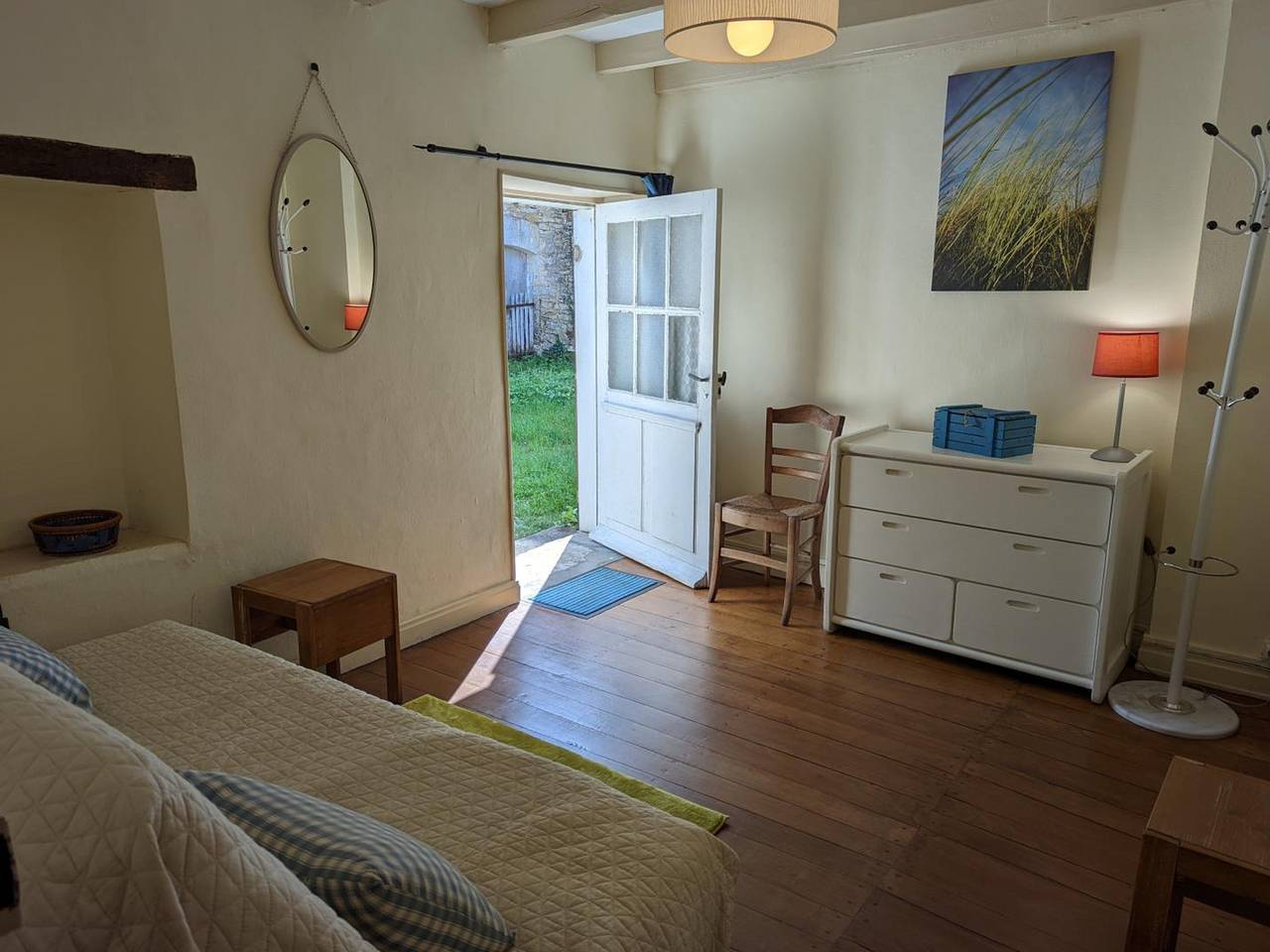 Casa independiente con vista al campo, se aceptan mascotas, ideal para naturaleza y pesca in Cellefrouin, Charente
