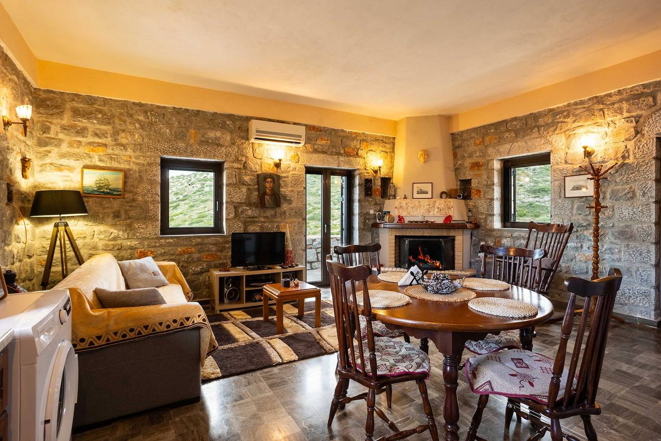 Villa für 4 Personen mit Balkon/Terrasse in Paliros, Peloponnes