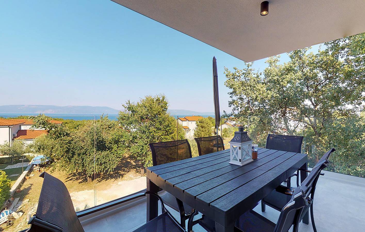 Ganze Ferienwohnung, Ferienwohnung für 6 Personen mit Terrasse in Drenje, Ostküste Istrien