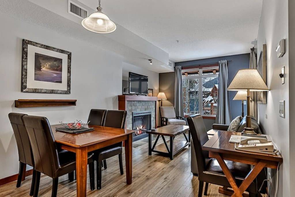 Ganze Wohnung, Spektakuläre Aussicht, Platz für bis zu 8, lokale Erfahrung! in Canmore, Banff-Nationalpark