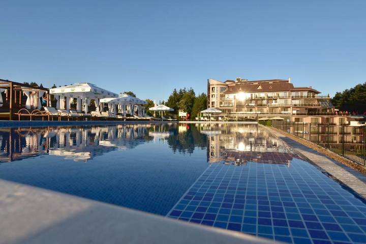Hôtel, avec Jacuzzi et Terrasse ainsi que Piscine et Sauna