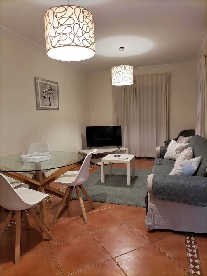 Apartamento entero, T2 Vila Bairos A/C Piscina e Garagem Vilamoura in Quarteira, Distrito de Faro