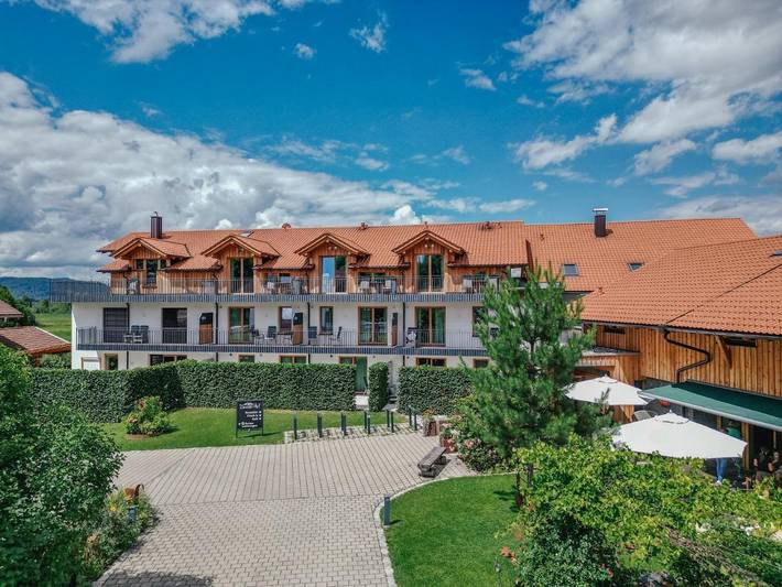 Hotel für 3 Personen, mit Balkon und Terrasse sowie Garten und Sauna am Kochelsee