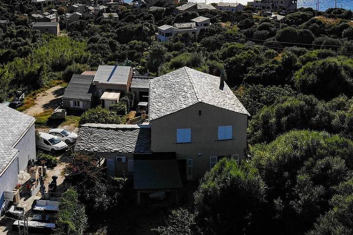 Gîte pour 4 personnes, avec Terrasse et Jardin dans Port de Centuri