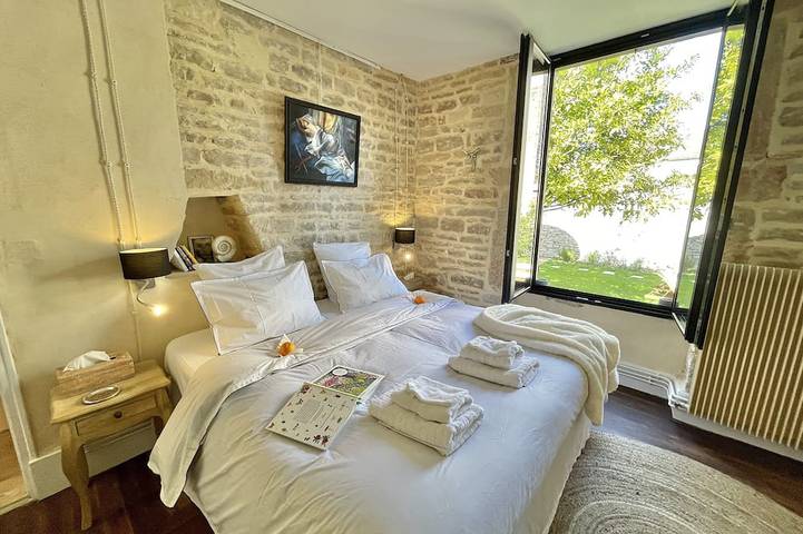 Ein schönes Haus in einem privaten Garten, nur wenige Schritte vom Zentrum von Beaune entfernt in Beaune, Beaune und Umgebung