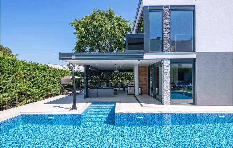 Ferienhaus für 10 Personen, mit Terrasse und Whirlpool sowie Sauna, kinderfreundlich in Fazana - 4