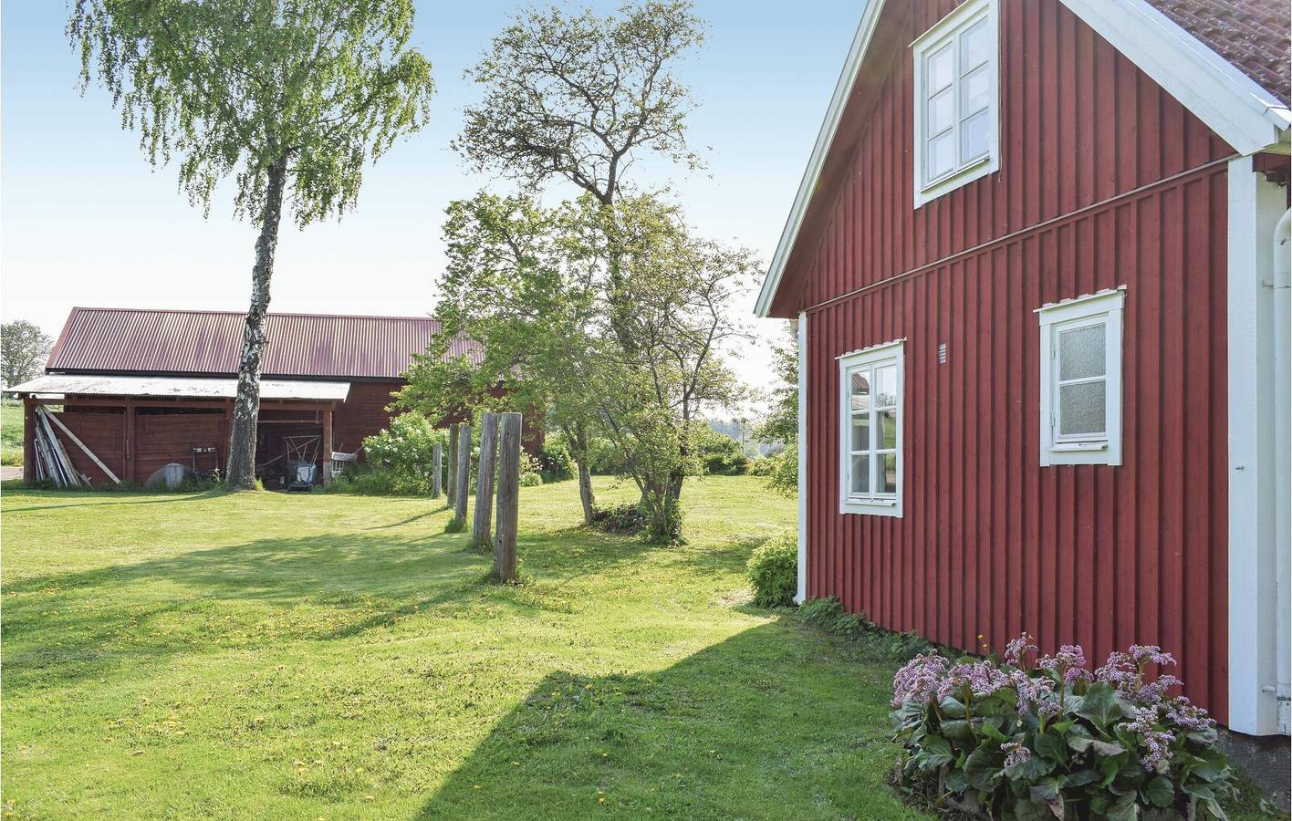 Hus för 6 Personer med trädgård in Hultsfred