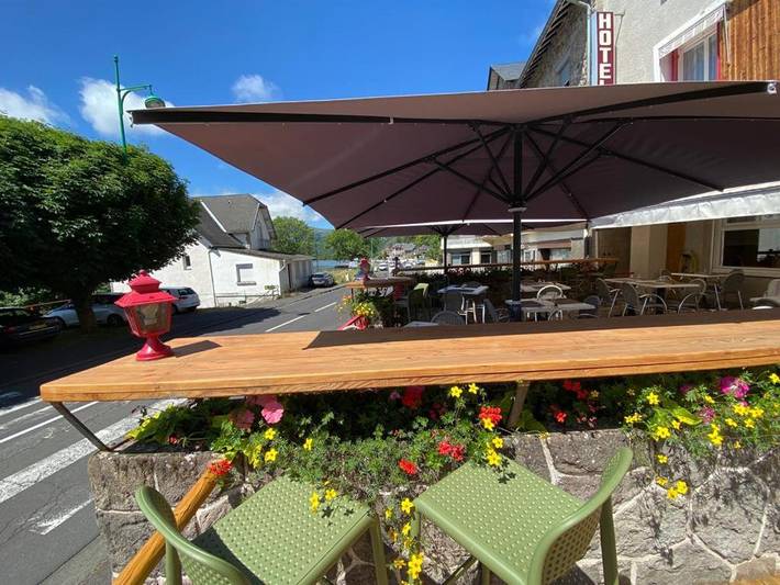 Hôtel pour 2 personnes, avec jardin dans Lac Chambon - 4