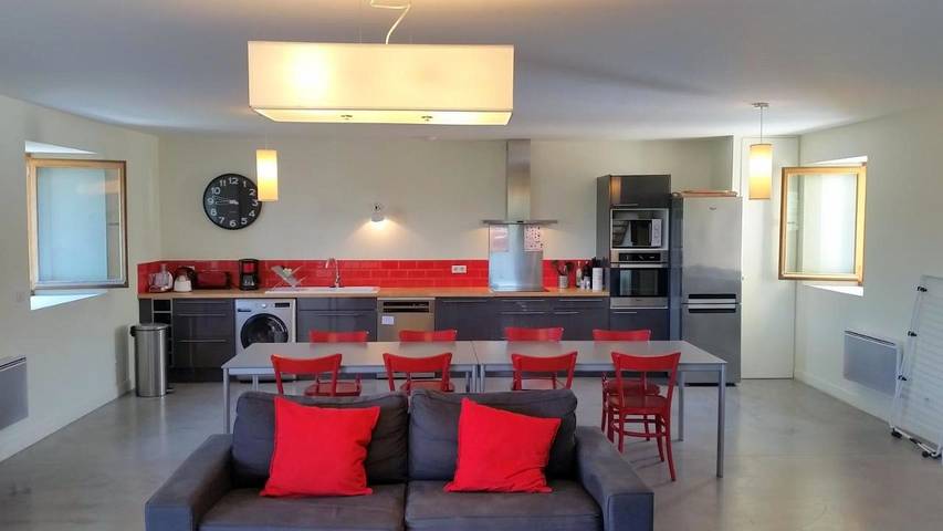 Gîte pour 8 personnes, avec terrasse ainsi que jardin et piscine à Conqueyrac - 3