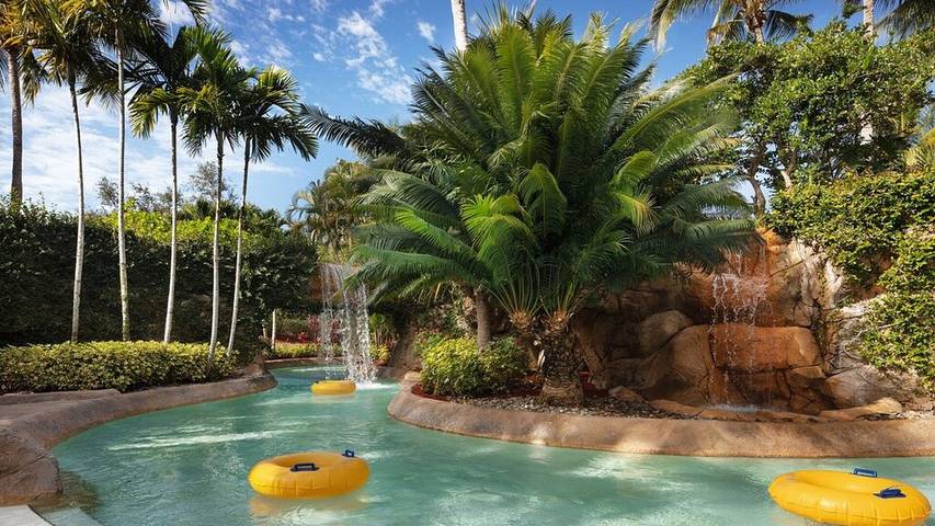 Vacation rental for 8 people, with yard and pool as well as sauna and hot tub in Estero