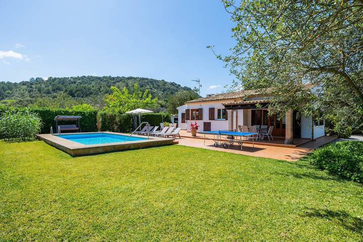 Casa de férias Can Amer com vista para a montanha, Wi-Fi, A/C, Piscina, Jardim & Terraço in Pollença, Majorca (Norte)