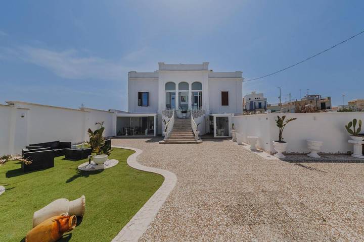Maison d’hôte pour 2 personnes, avec Jacuzzi et Terrasse ainsi que Jardin et Vue